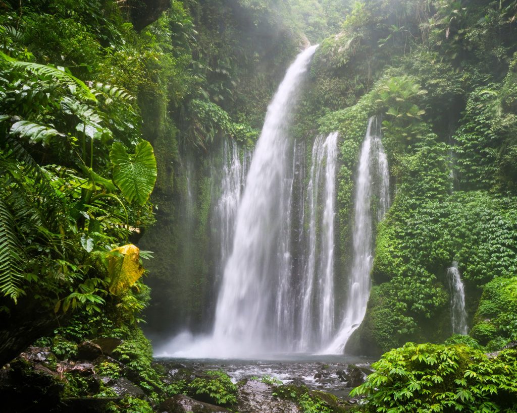 indonesien-west-nusa-tenggara-wasserfall-tiu-kelep-waterfall