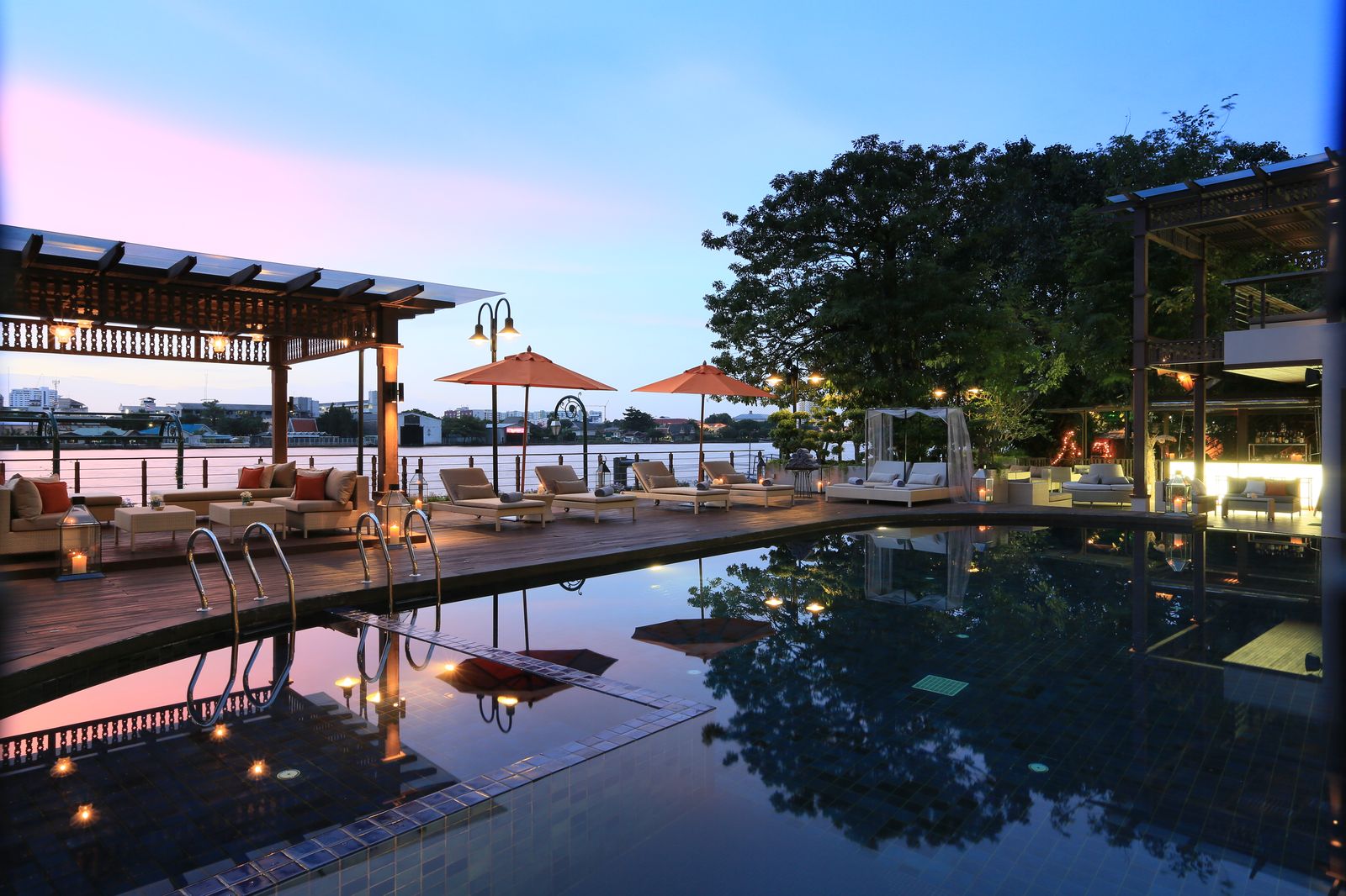 bangkok-thailand-riva-surya-pool