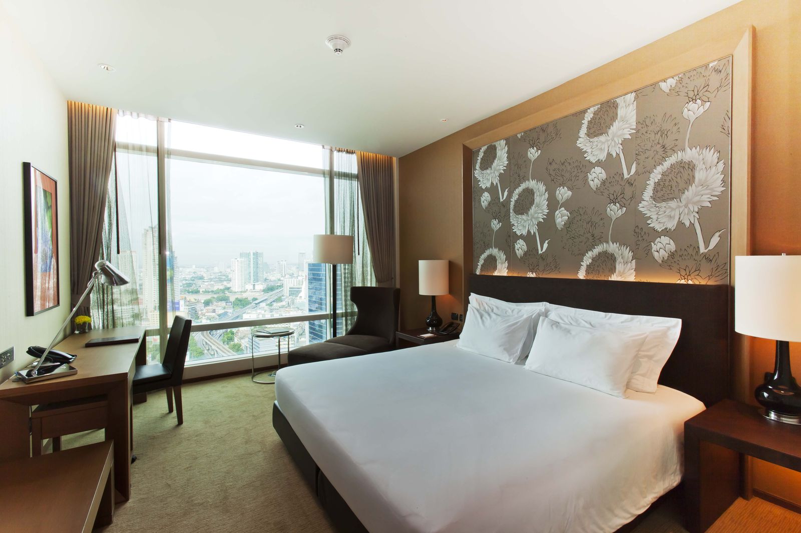 thailand-bangkok-eastin-grand-hotel-sathorn-room-superior-sky